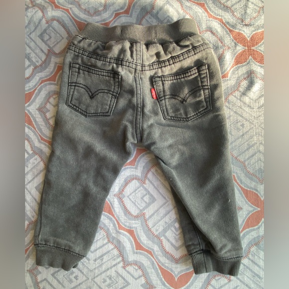 Infants 18 month Levi's Knit Jogger - Picture 4 of 5